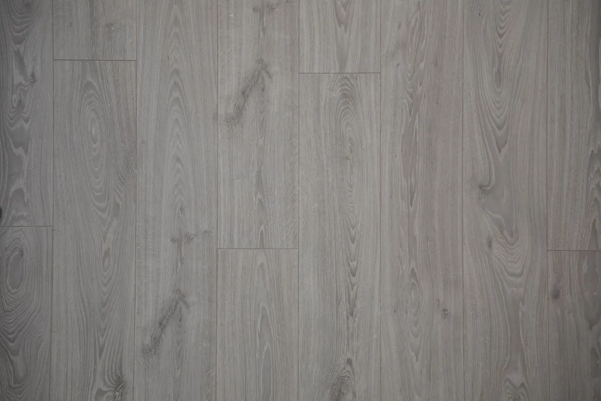 Poser un parquet flottant : tuto pas à pas et prix